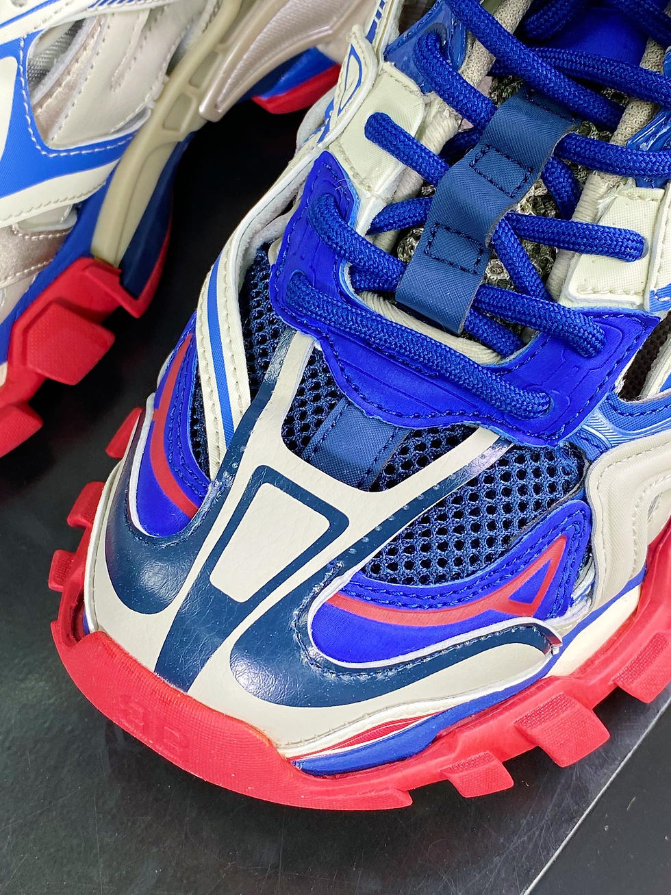 Thumbnail: BAL Track 2 Multicolor