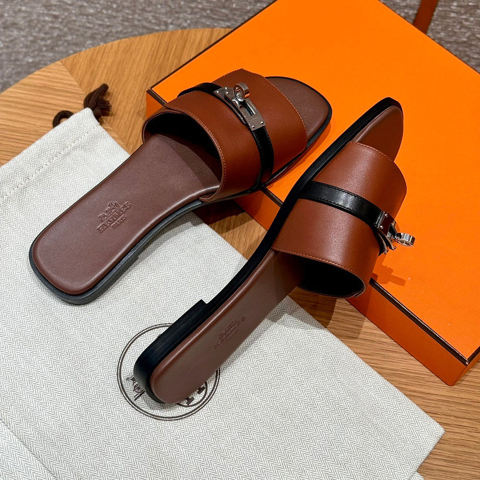 Thumbnail: Hermes Women Sandal — Black
