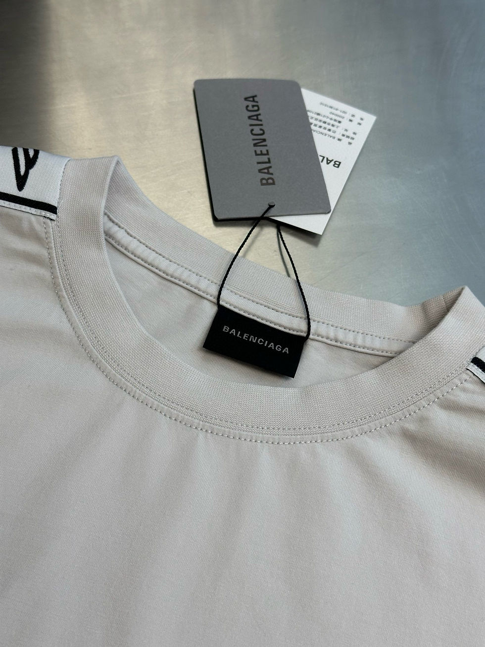 Thumbnail: Balenciaga T-Shirt Blanc – Bandes Monogramme V2