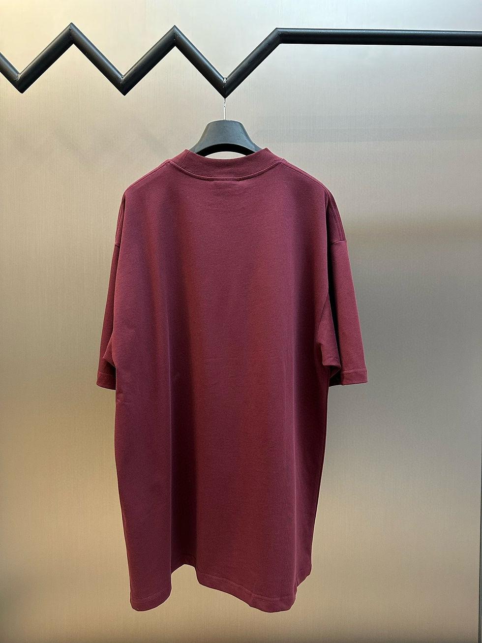 Thumbnail: Balenciaga T-Shirt Bordeaux – Monogramme BB Noir