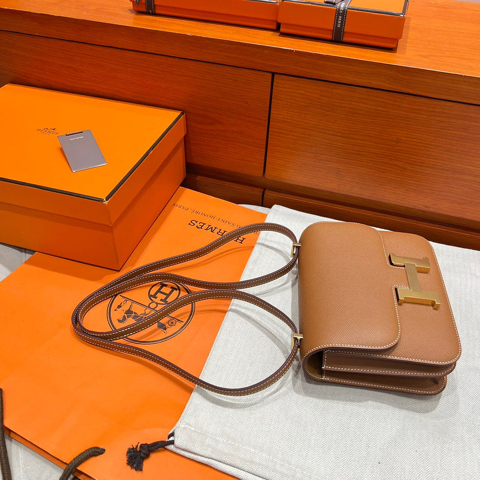 Thumbnail: Hermes Constance 19