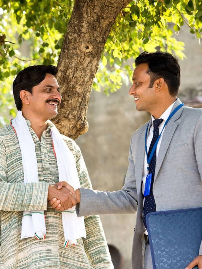 handshake (1)_edited.jpg