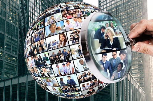 conceito-de-recursos-humanos-lupa-procurando-pessoas-700-61715796_edited_edited_edited_edi