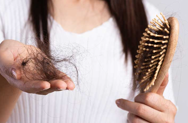 Queda de cabelo com Mounjaro: o que a ciência já sabe sobre esse efeito