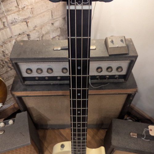 1994 Gibson LPB-1 Bass | Classic City Vintage Guitars 1994 Gibson LPB-1 Bass | Classic City Vintage Guitars