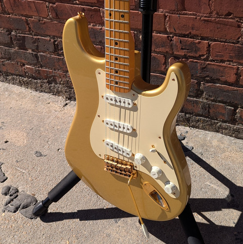2004 Fender 50th Anniversary Stratocaster - Aztec Gold | Classic