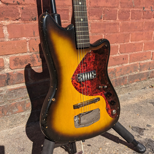 Mid 60's Airline (Harmony) Model 7250 Bobkat - Sunburst | Classic