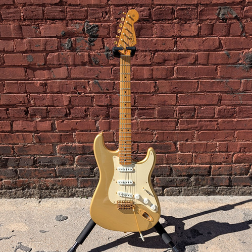 2004 Fender 50th Anniversary Stratocaster - Aztec Gold | Classic