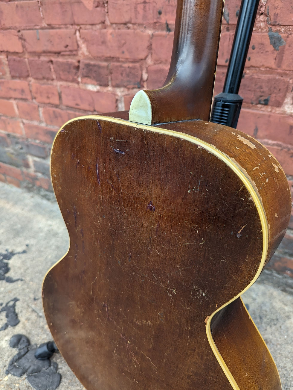 Thumbnail: 1944 Epiphone Olympic Archtop