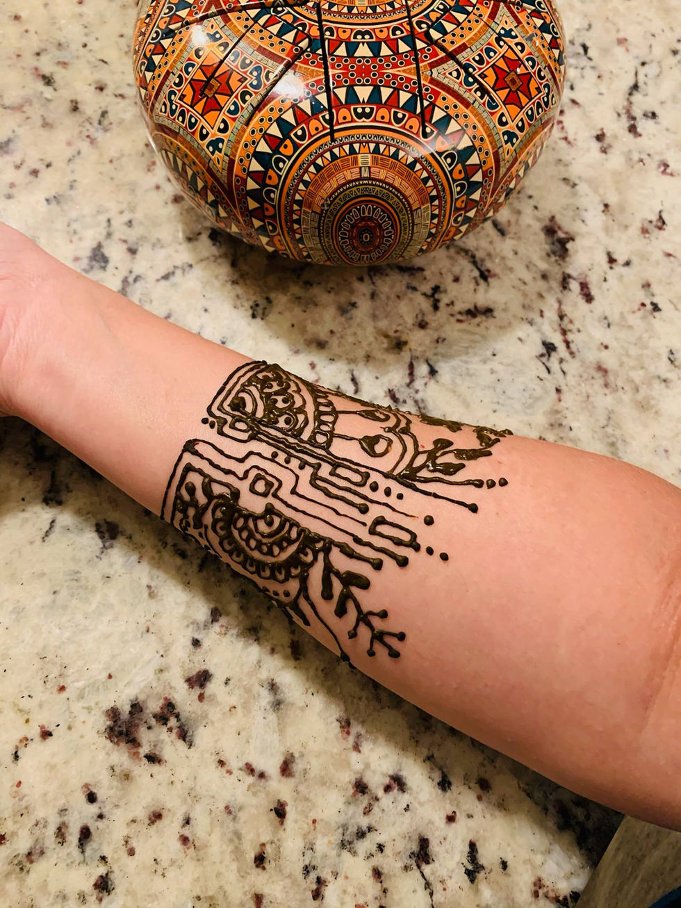 Festival mehndi design in Los Angeles featuring vibrant and intricate henna patterns for cultural celebrations
