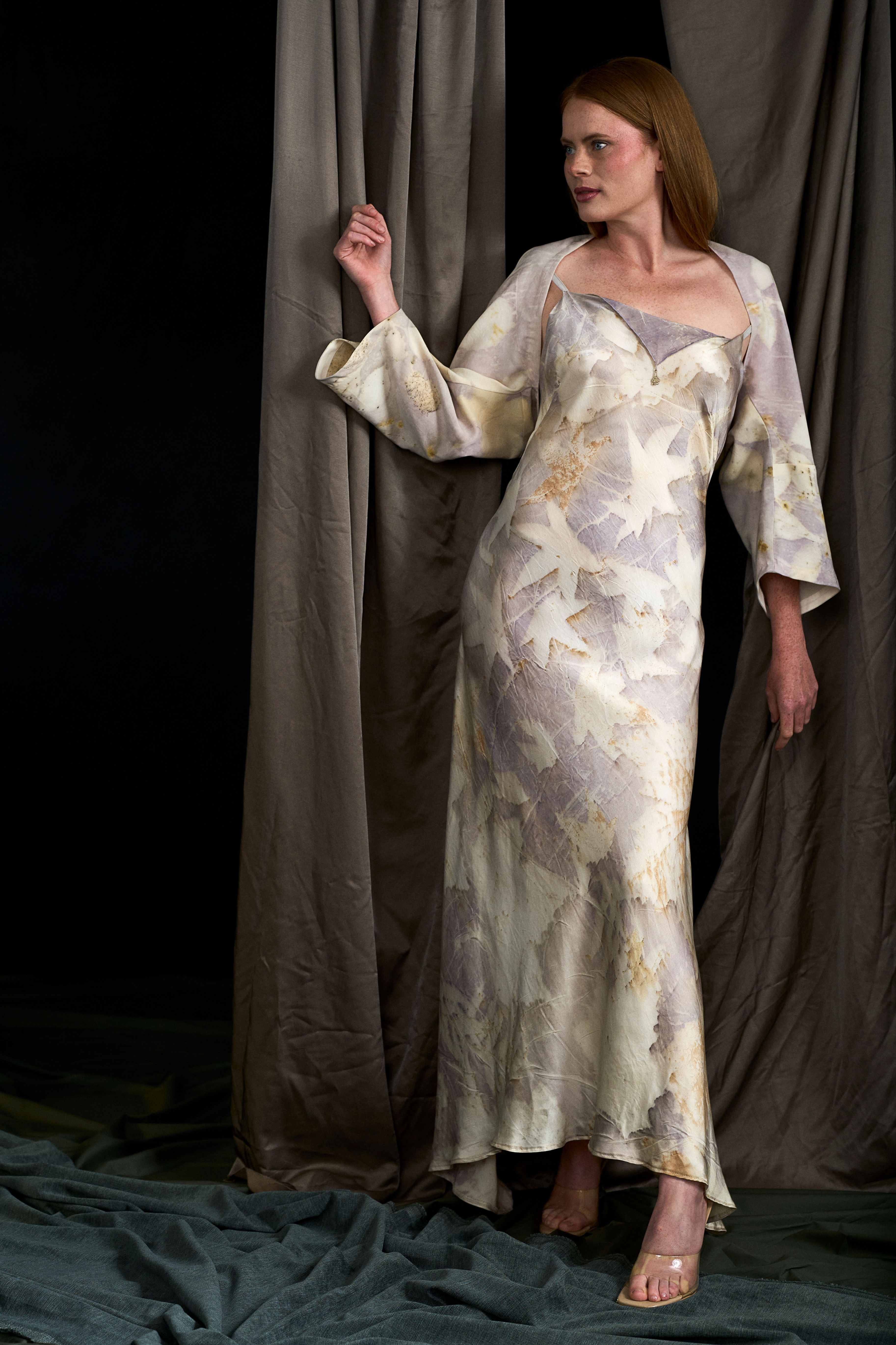 Zijden eco-print bias cut jurk met Tencel bolero