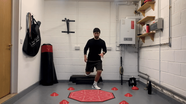 HIIT'n'ranges Eps 7 - Love is all they kneed (Knee) GIF