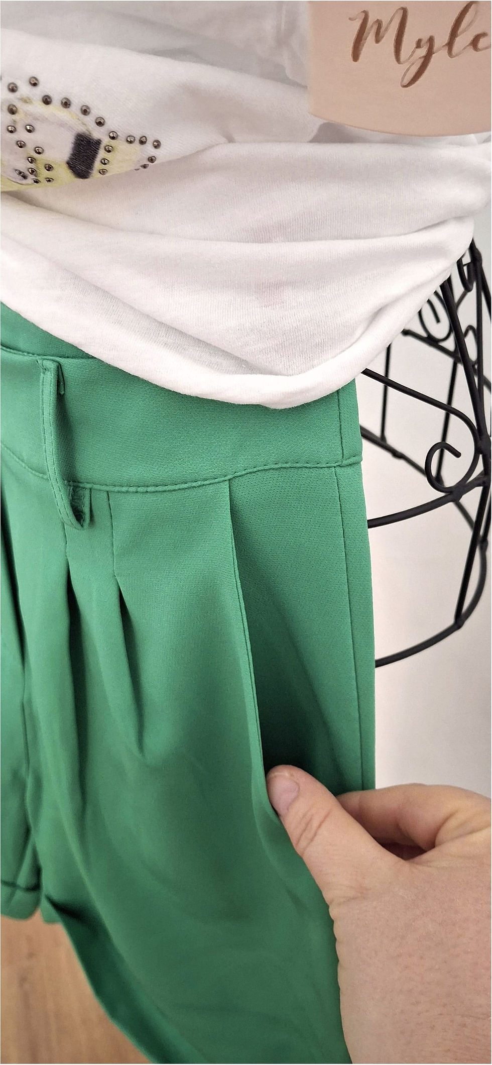 Miniature : Short vert