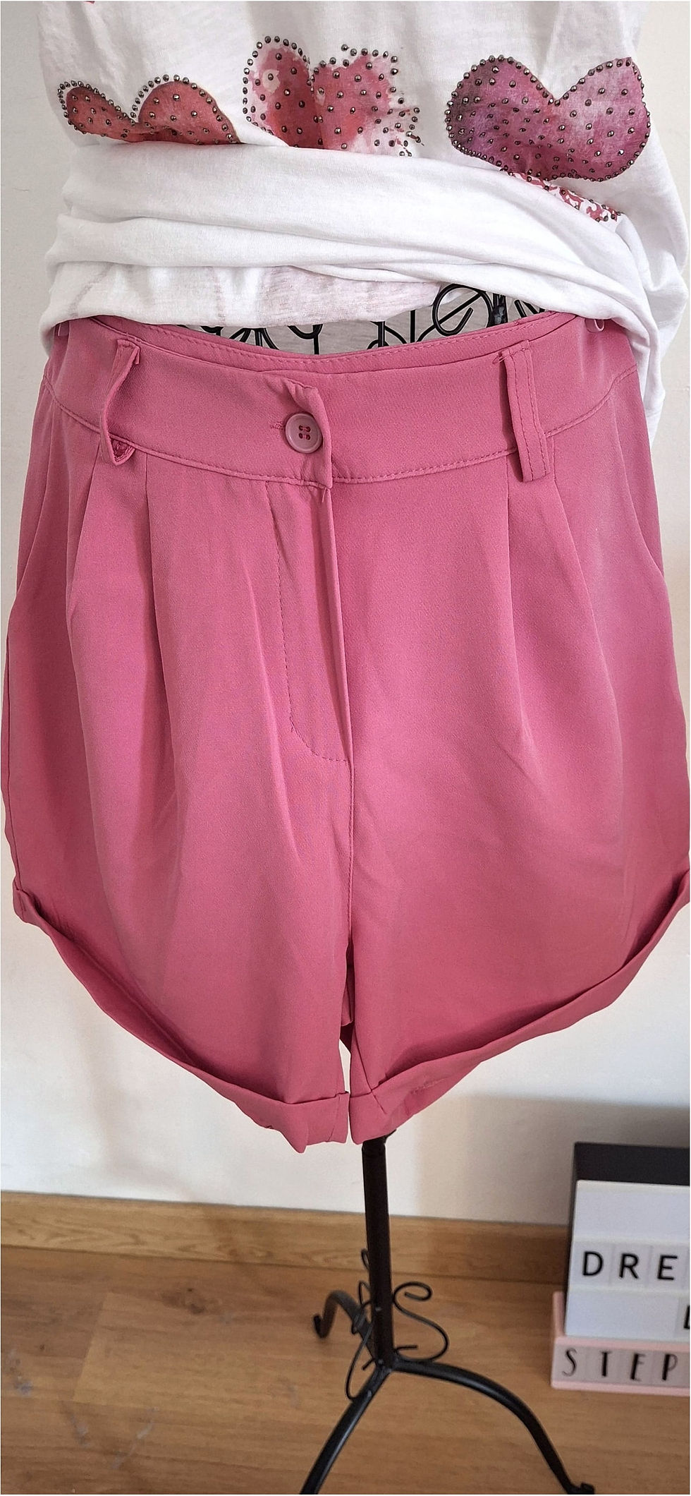 Thumbnail: Pink shorts