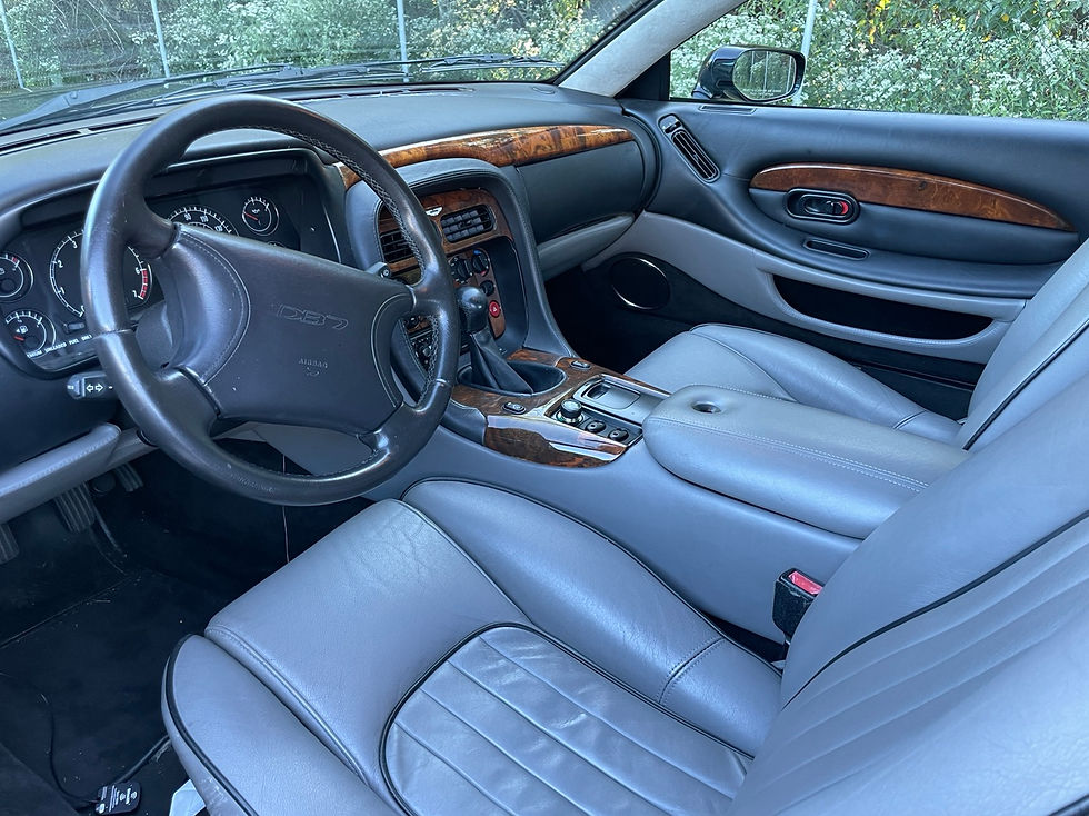 Thumbnail: 1998 Aston Martin DB7  5 speed 