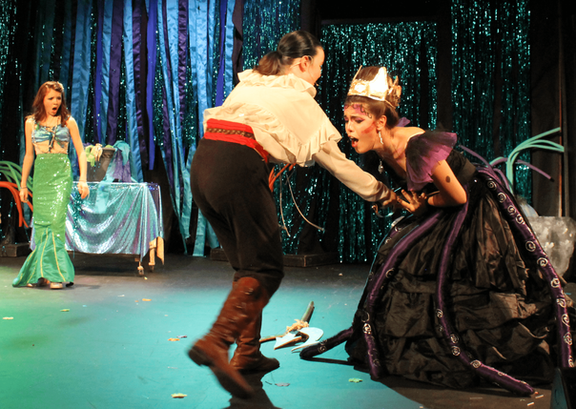 Prince Eric defeats Ursula