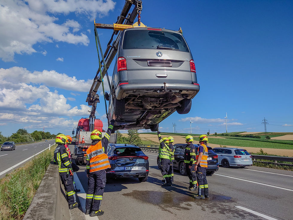Ferienbeginn und zwei Einsätze auf der Westautobahn