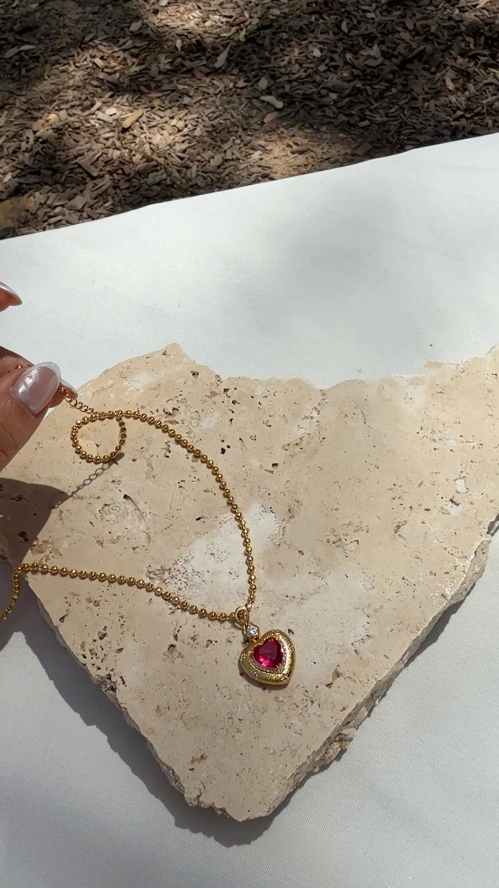 Thumbnail: Heart - shaped Ruby and Diamond Gold Necklace