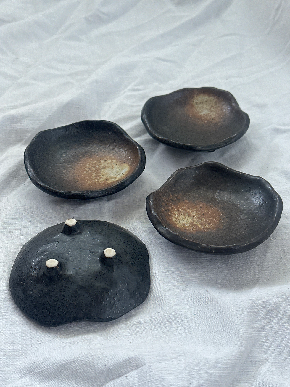 Thumbnail: Set of 4 Vintage Japanese 'Fungi' Brown Kurobizen Tyuyugusa footed Bowls