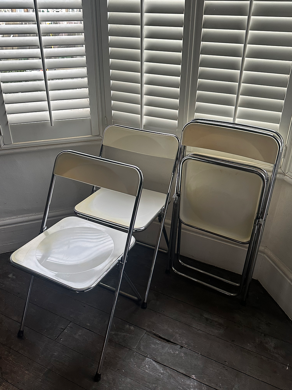 Thumbnail: Set of 4 - Vintage 1960s Italian White Plastic/Chrome Metal Folding Chairs