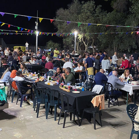 Ja pots reservar taula per una revetlla de Sant Joan plena de festa i tradició