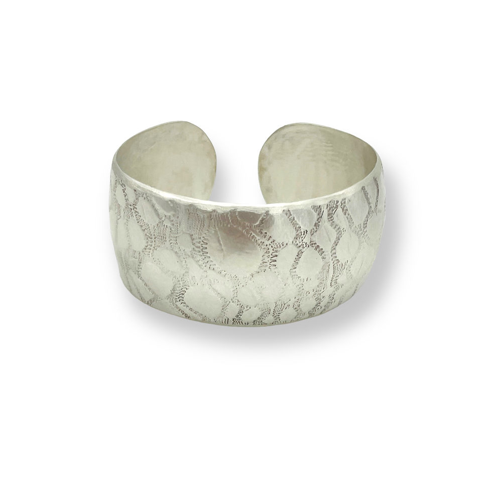 Thumbnail: Bold Lace Cuff