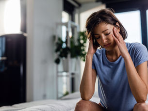 Stanchezza Cronica: Benefici e Tecniche di Riflessologia Plantare per Ritrovare l'Energia