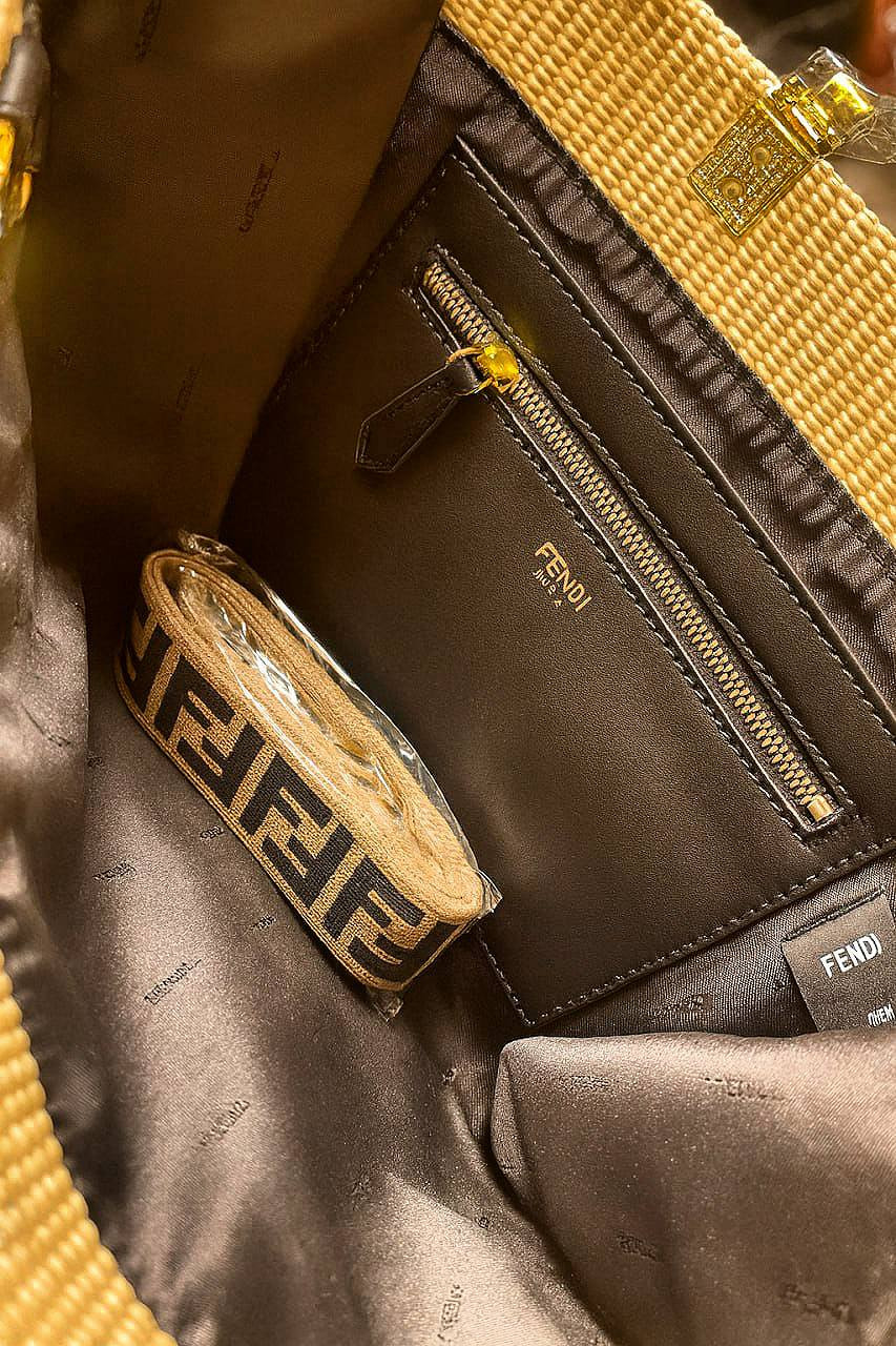 Thumbnail: Fendi Roma Tote Bag