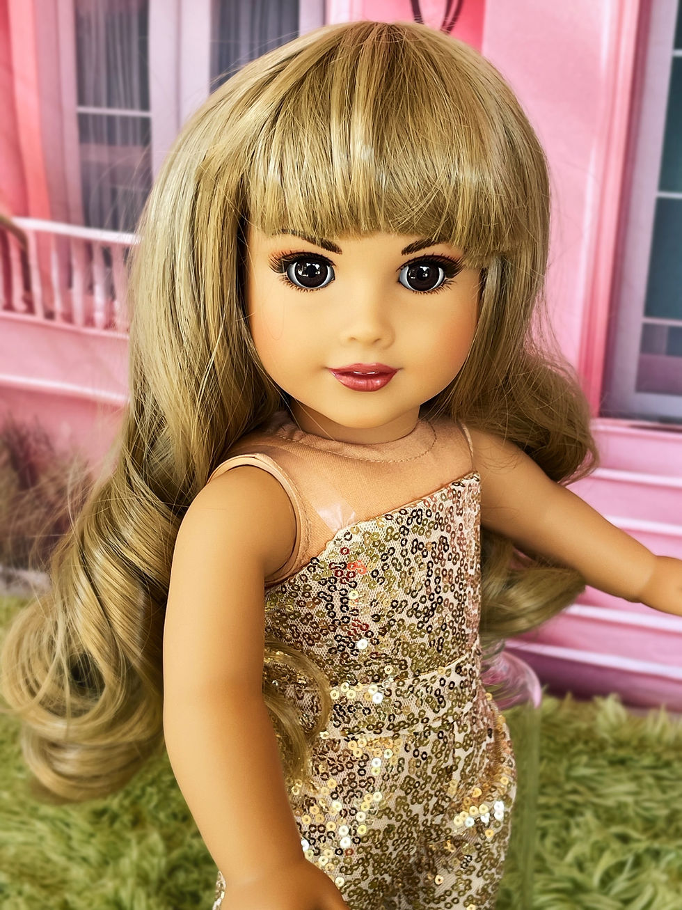 Thumbnail: Jennifer Wig in Classic Blonde Size 11-12”