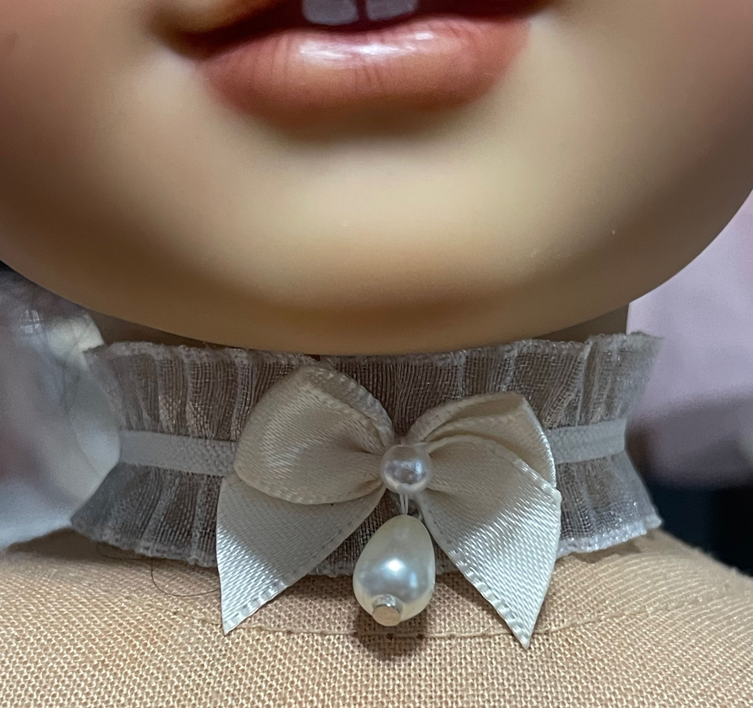 Rococo Ruffled Ribbon Choker in Ivory Pearl for 18” Dolls