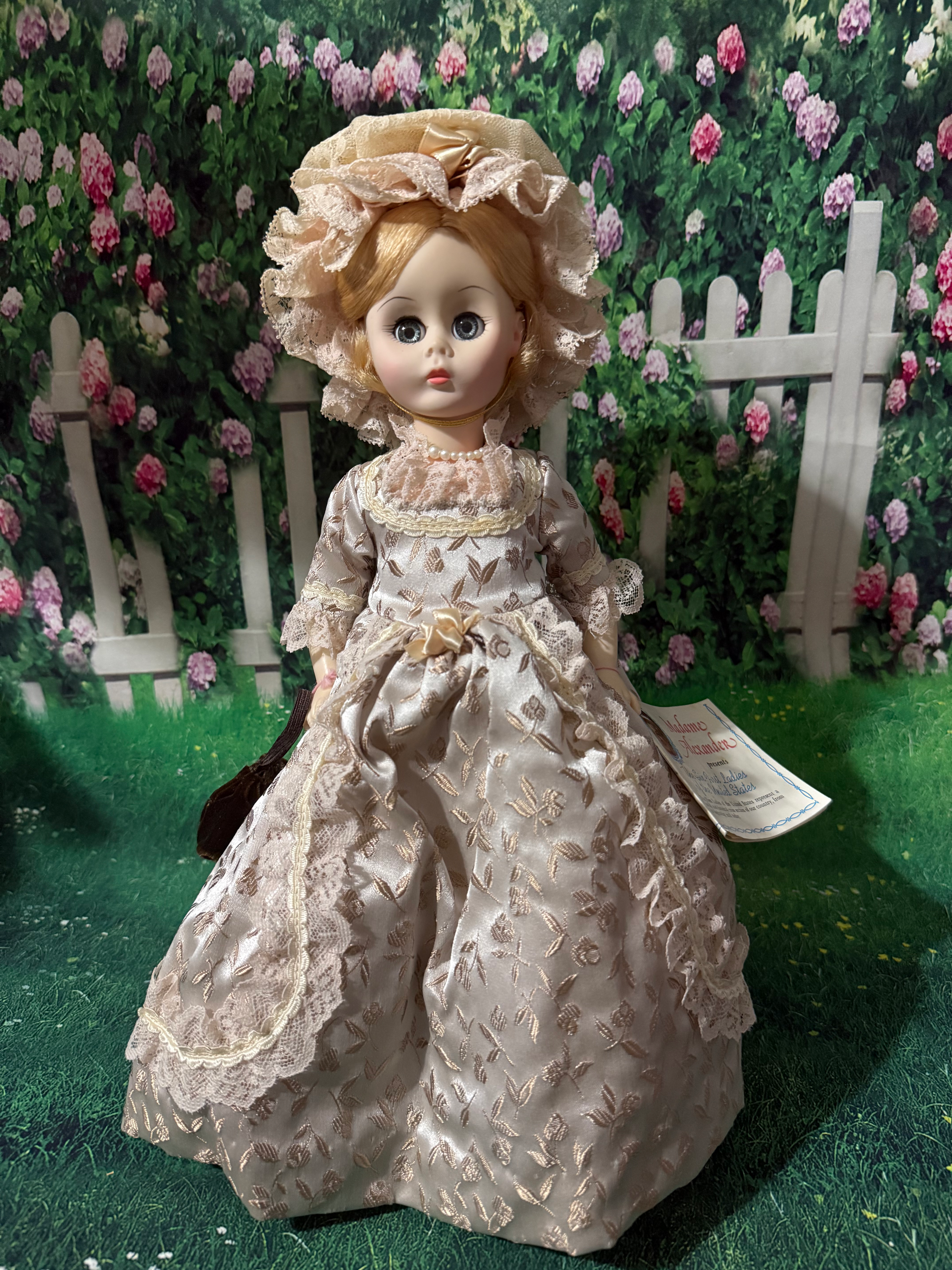 Adopt me: Madame Alexander 14” First Ladies Martha Washington First 6 Doll 