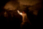 photographie de plateau d'un artiste danseur Meng Fu Hsieh, artiste du CNSMD lors des répétitions de son spectacle au Théâtre de la Renaissance, devant un nuage de fumée