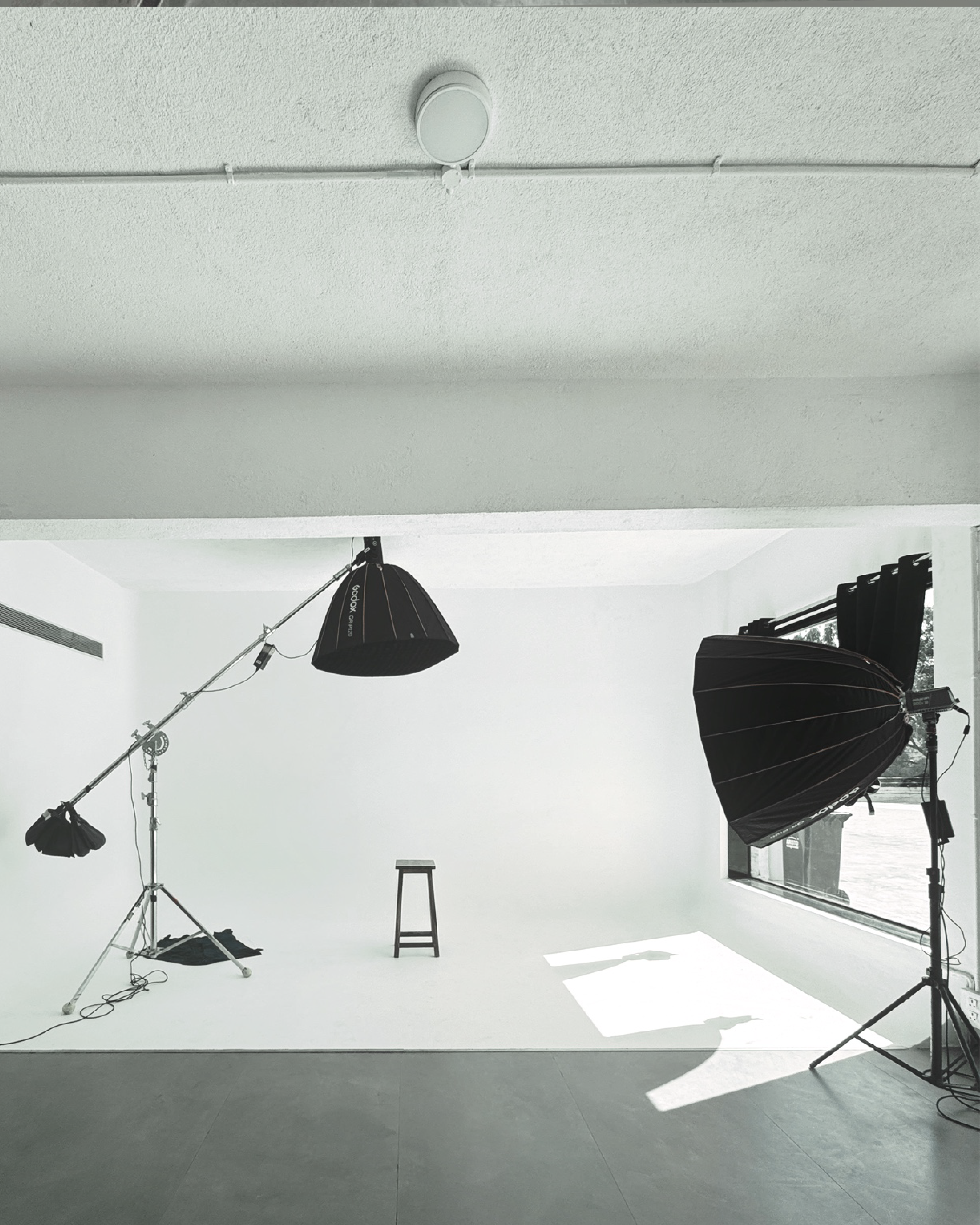 Vitamin Studios brand identity design
Brand refresh photography studio Mumbai
Visual identity system design
Custom Devanagari typography design
Brutalist brand design system
Modular logo design system
Photography studio branding Mumbai
Creative studio visual identity
Geometric brand system design
Brand guidelines design