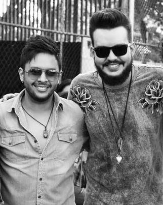 Dan Caselli e Bellato, a dupla de sucesso que está arrasando o coração das fãs