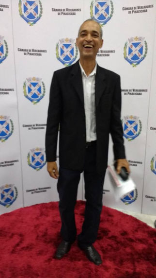 Andaime lota teatro em Lençóis Paulista e Antônio Chapéu e elenco agradecem