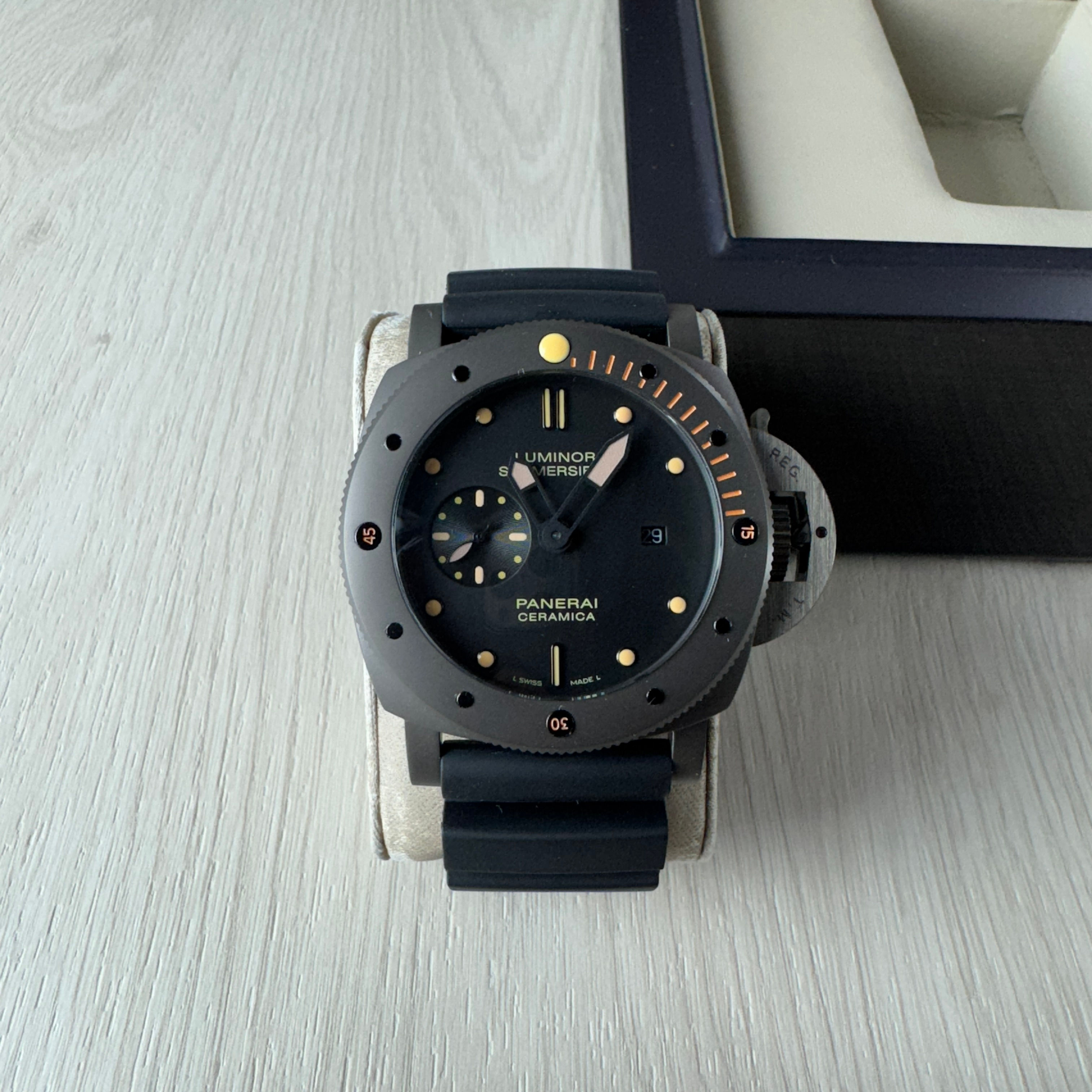 PANERAI SUBMERSIBLE CINZA BORRACHA 47MM