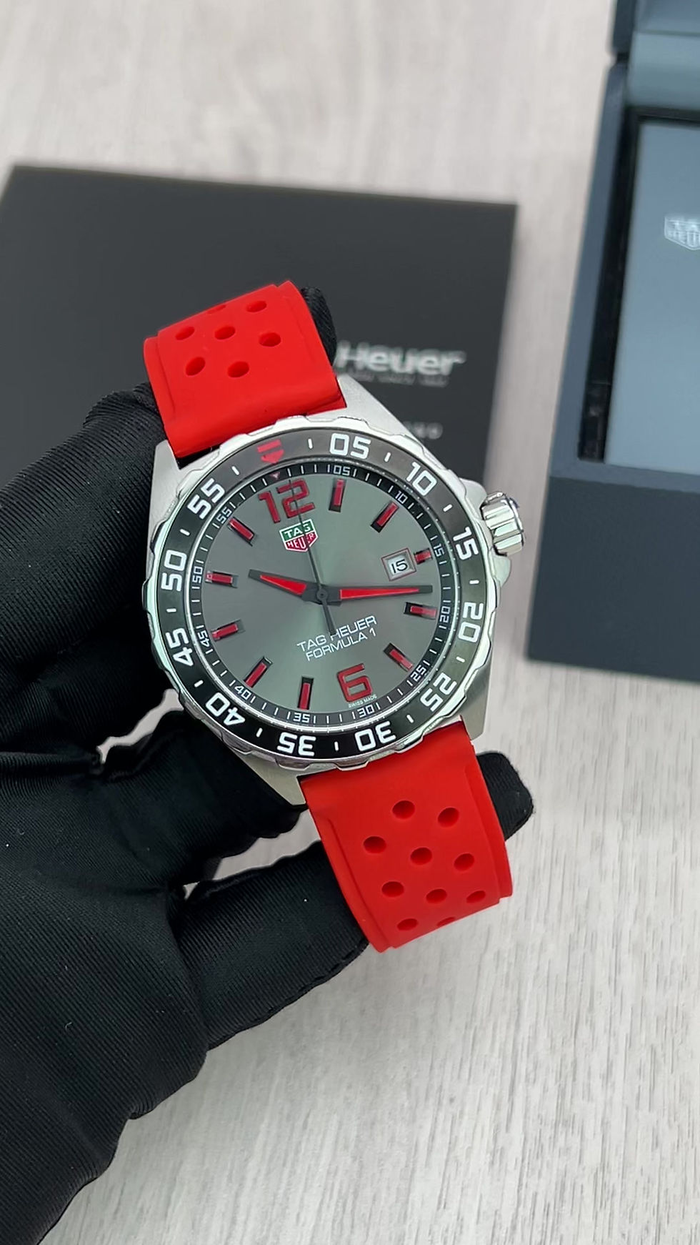 Miniatura: TAG HEUER F1 FORMULA 1 PRATA VERMELHO AUTOMÁTICO 43MM
