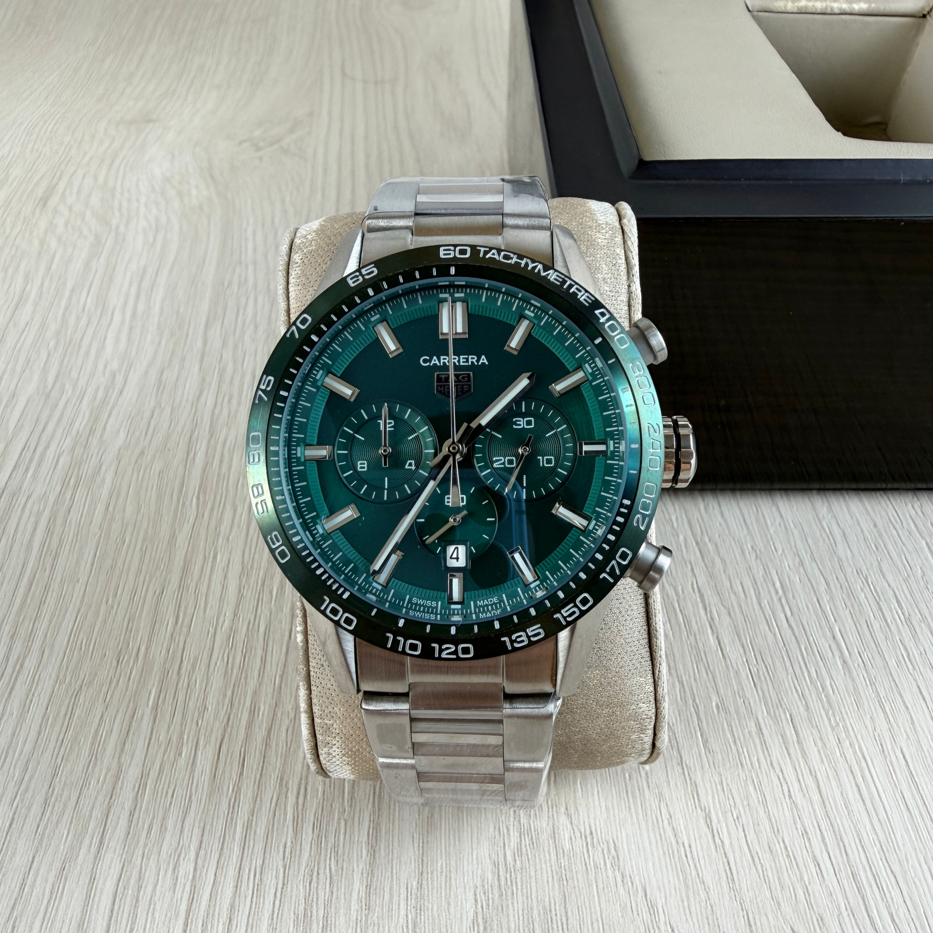 TAG HEUER CARRERA PRATA VERDE 44MM