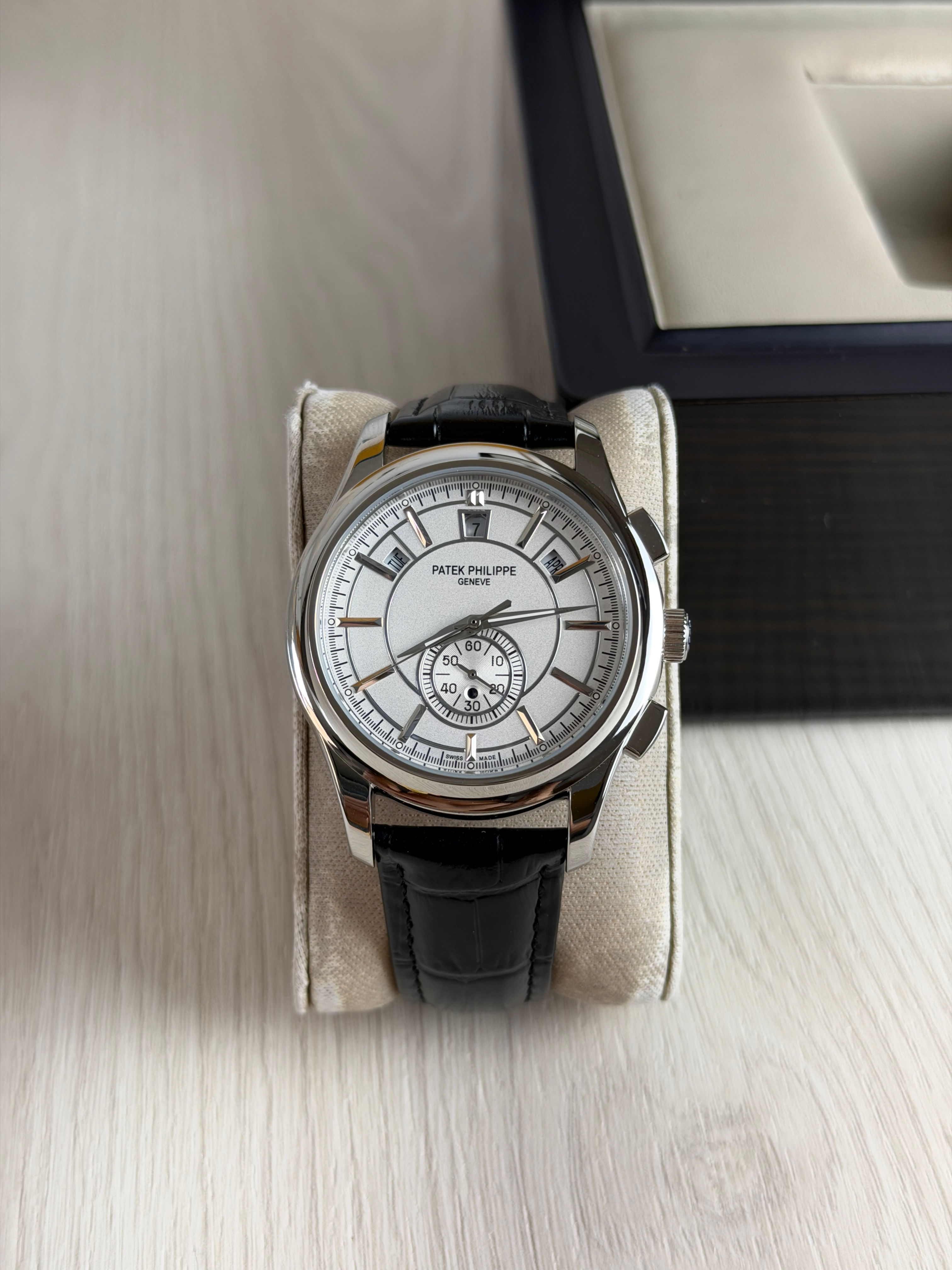 PATEK PHILIPPE ANNUAL CALENDAR PRATA BRANCO 43MM