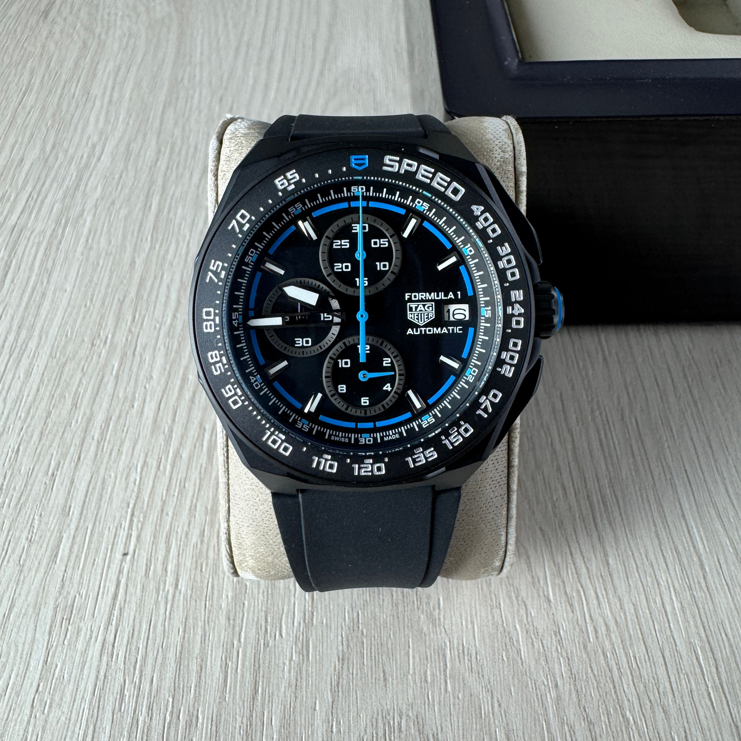 TAG HEUER F1 FORMULA 1 ORACLE RED BULL PRETO AZUL 43MM