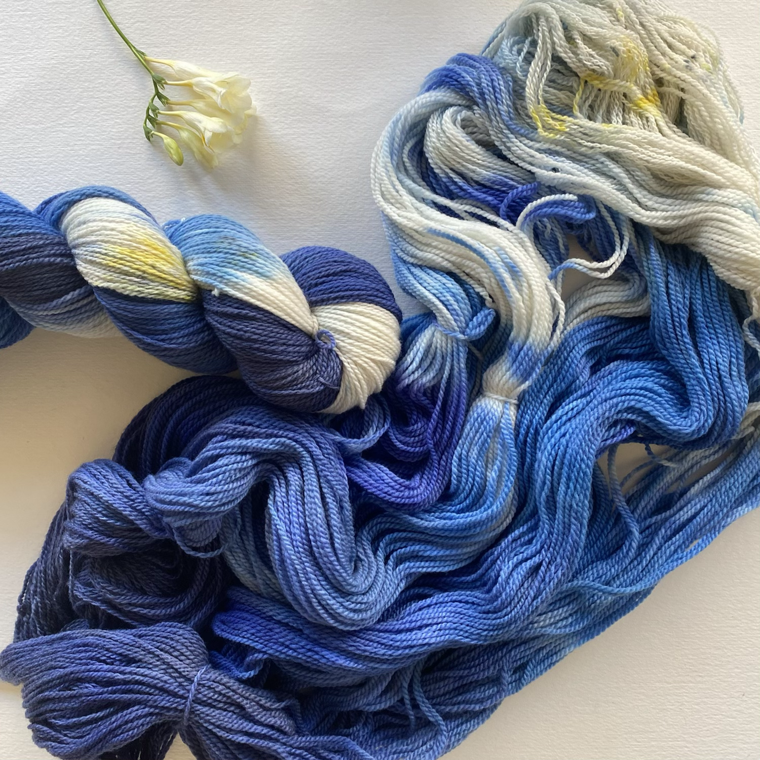 BLUE MOON White Gum Wool Fingering 100g