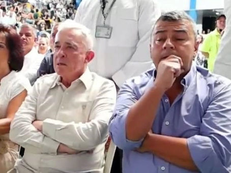 Dios los cría y ellos se juntan: Investigan fiscal que quiso "salvar" a Uribe de la cárcel