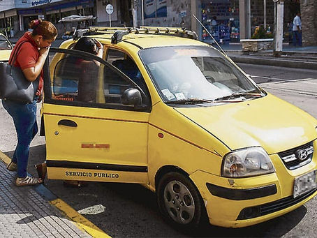 Gobierno Petro anunció compensar a taxistas por alto precio de la gasolina
