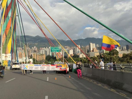 ¿Es posible una democracia con autoritarios, violentos, racistas, apoyando corruptos?