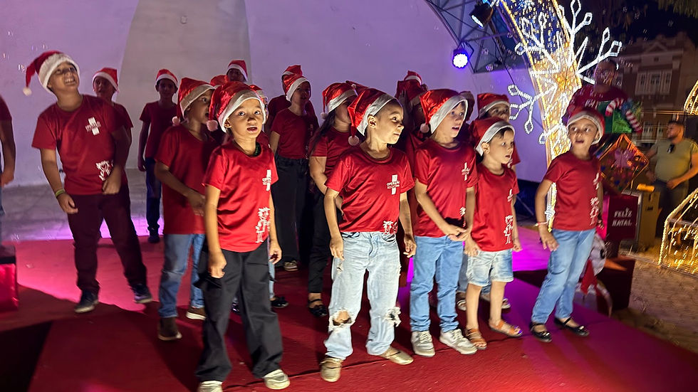 Apresentação de Natal Encanta a Praça Edvaldo Mota