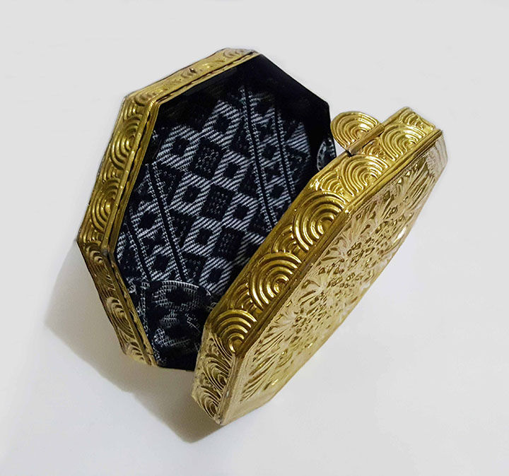 Thumbnail: Octagon Clutch
