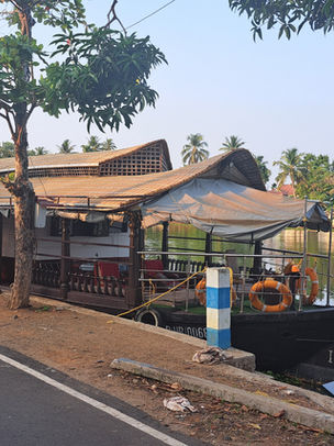 Varen over de backwaters in Kerala: onze ervaring met een houseboatovernachting
