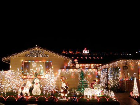 Opinion: The Ideal Time to Set Up Christmas Decorations