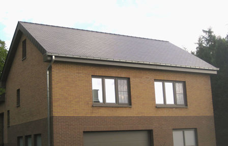 Huis met oud dak
