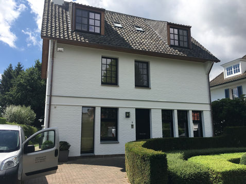 Nieuw geschilderde gevel